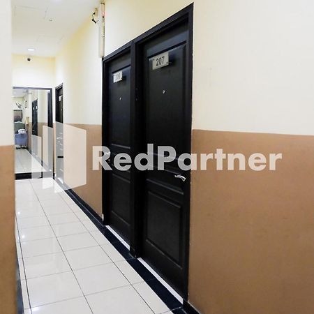 Reddoorz At Sparkling Hotel Surabaya Exterior photo