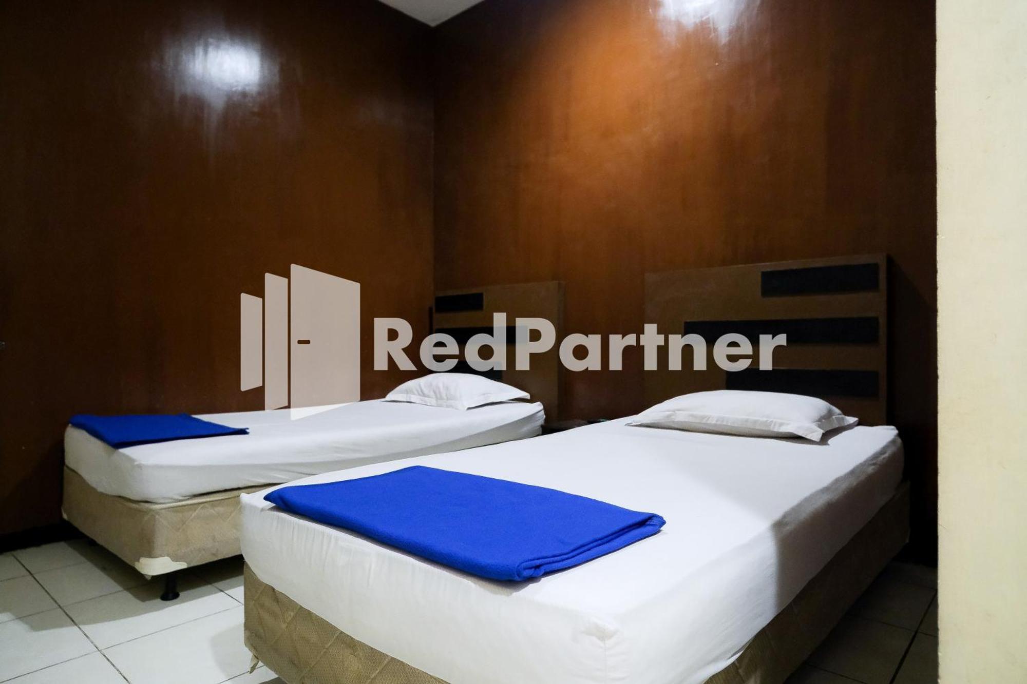 Reddoorz At Sparkling Hotel Surabaya Exterior photo